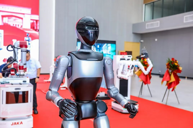 YY易游体育科技积极参与中侨节卡机器人产教融合项目！